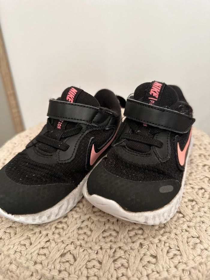 Baskets Nike rose - photo numéro 3