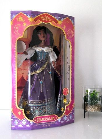 Poupée édition limitée Esmeralda  Disney NEUVE