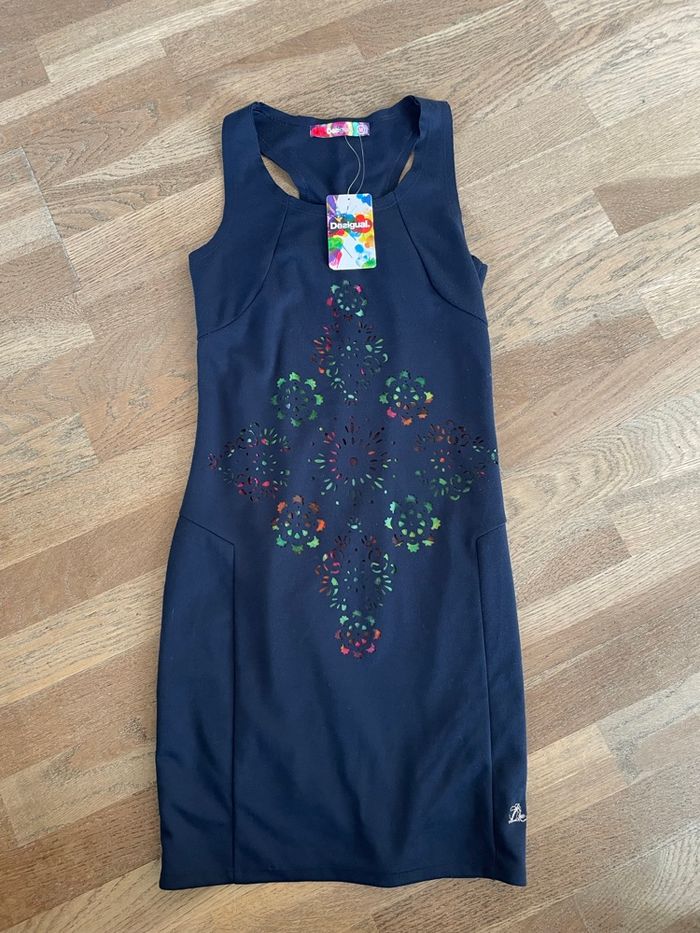 Robe desigual neuve M