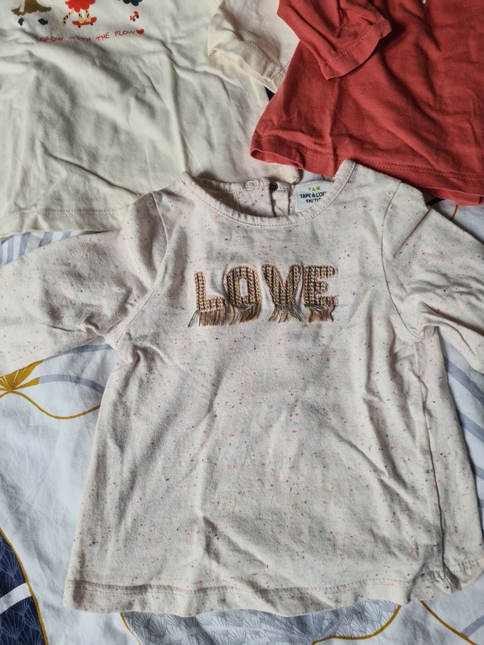 Lot 3 Tee-shirt manches longues. Haut. 9 mois. Tape à l œil. Corail, beige, crème - photo numéro 2