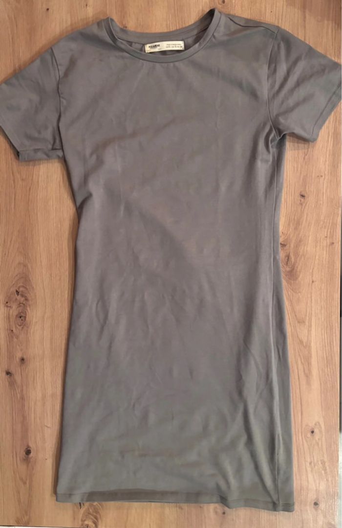 Robe coton marque pull and bear taille s / 36 grise
