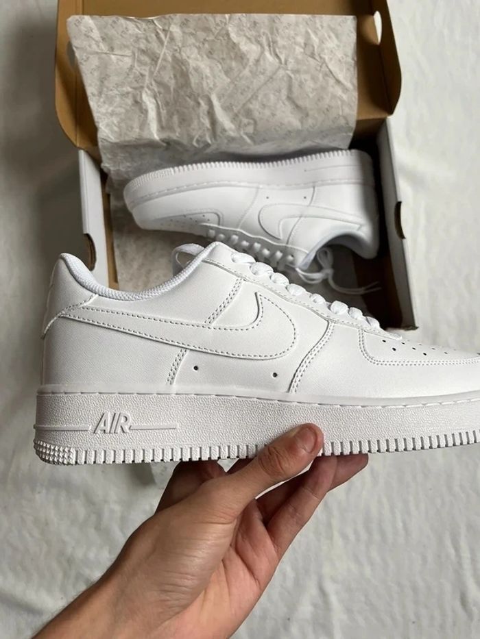 Baskets Nike Air Force One 1EU 41 - photo numéro 2