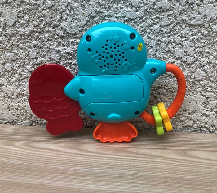 Hochet P’tit pingouin en très bon état - Vtech - 6/24 mois - photo numéro 2