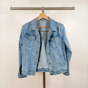 Veste en jean bleu clair style casual taille L (40) coupe droite A1081