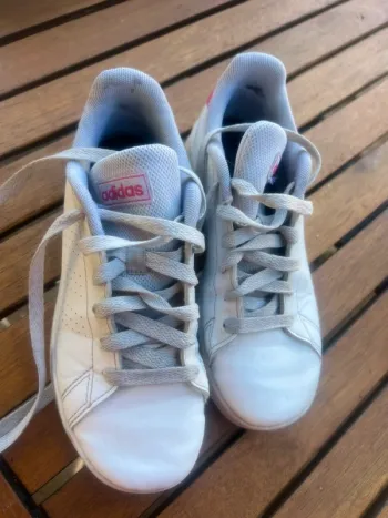 Basket adidas filles rose et blanc taille 33