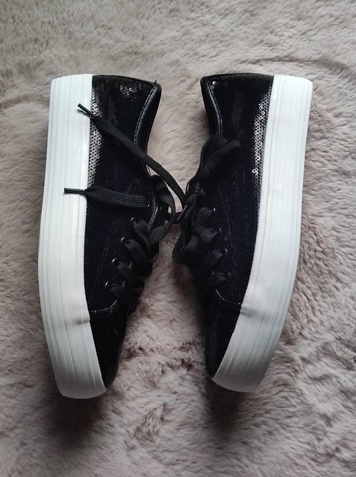 Chaussures a sequins noires taille 41 - photo numéro 3