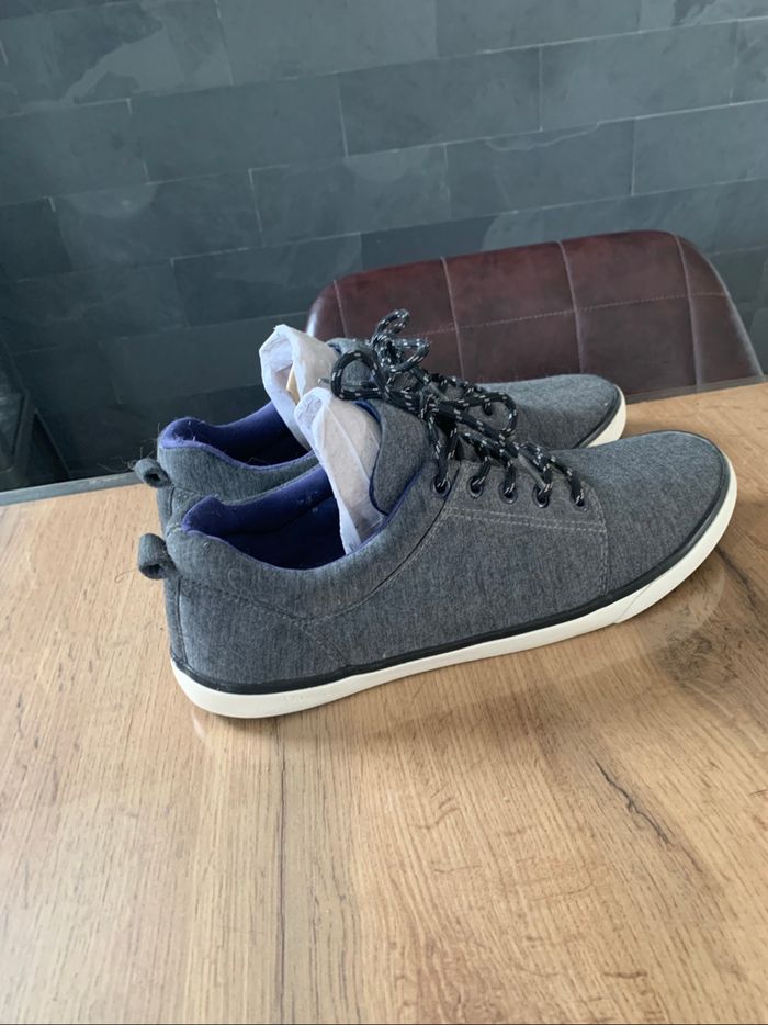 Chaussures en toile pointure 43 - photo numéro 3