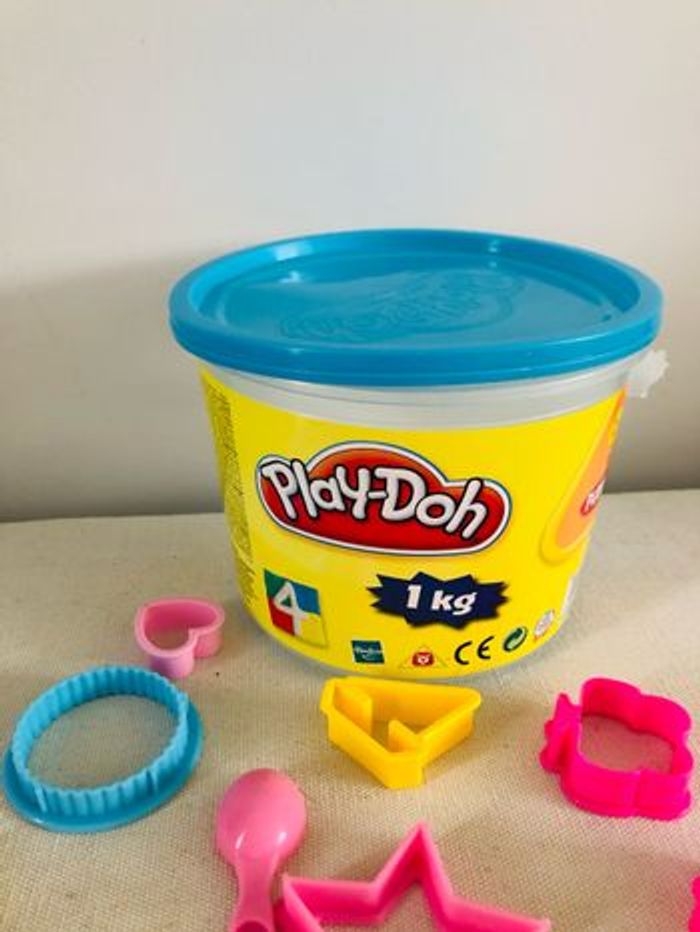 Saut play doh avec différents moules - photo numéro 3