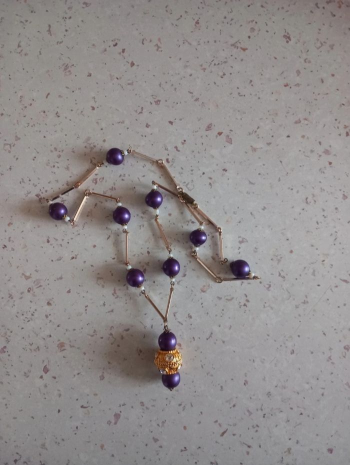 Collier doré et violet - photo numéro 2