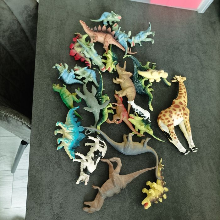 Lot dinausores + 3 autres animaux