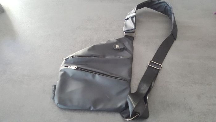 sac bandoulière noir mixte femme homme (plat)