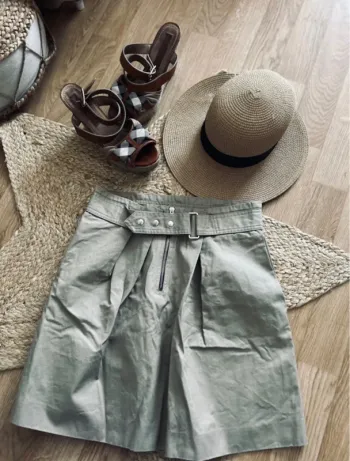 Jolie Jupe Sandro saharienne taille 2 neuve sans étiquette