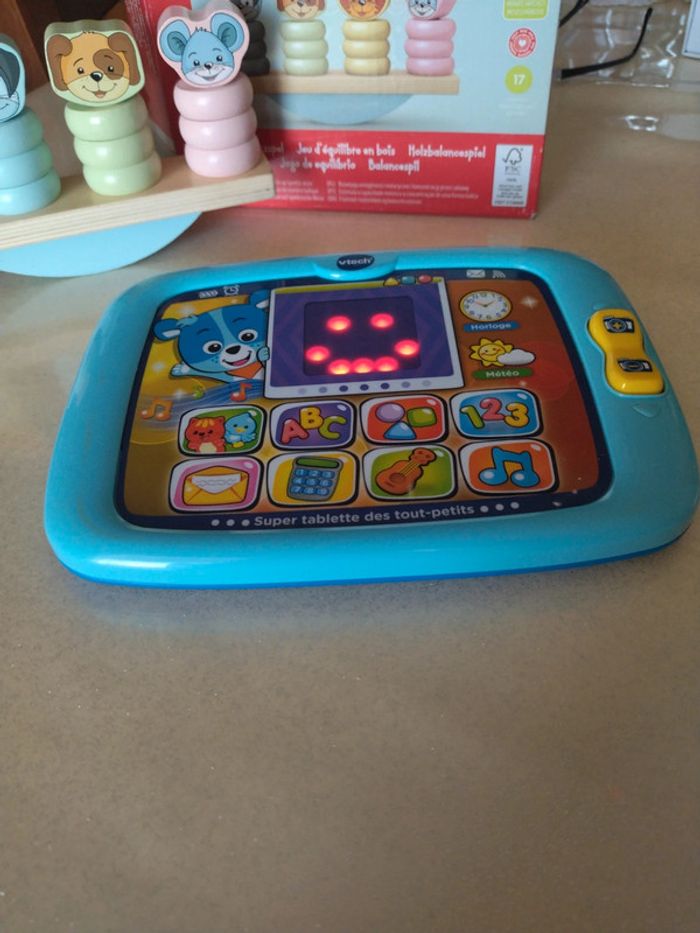 Tablette et jeux d'équilibre en bois - photo numéro 2