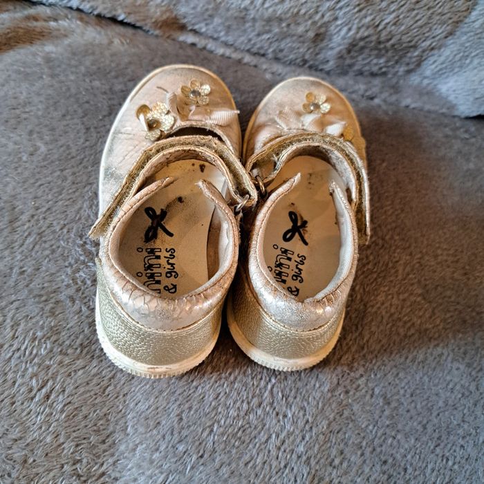Lot de 2 paires de chaussures fille Pointure 24 - photo numéro 3