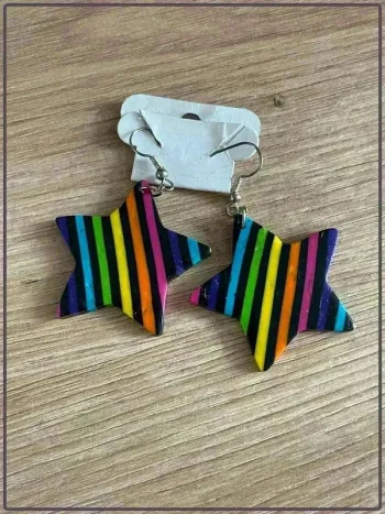 Boucles d’oreilles étoiles colorées