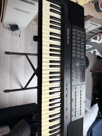 Synthétiseur Roland E14