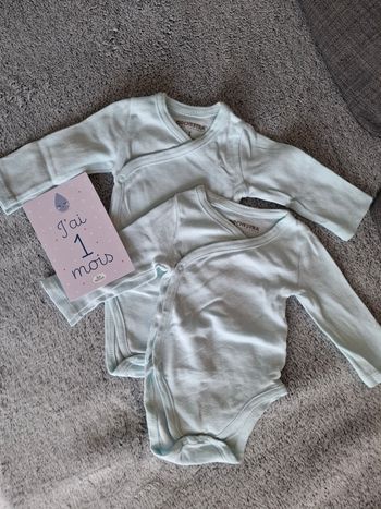 Lot 2 bodies 1 mois ML
