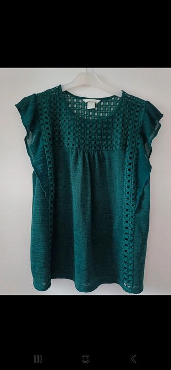 Belle blouse fluide ajourée _  vert foncé_ taille M/L