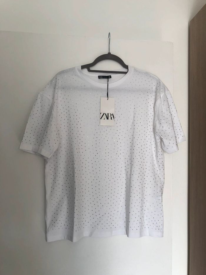 Superbe beau t-shirt à strass Zara neuf avec étiquette taille M