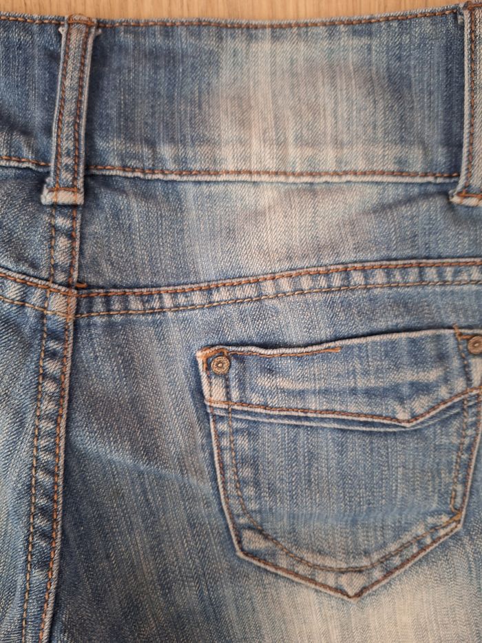 Pantacourt en Jeans comme neuf Taille 36/38 - photo numéro 3