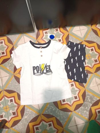 Pyjama  grand 3 4 ans tex .étiqueté