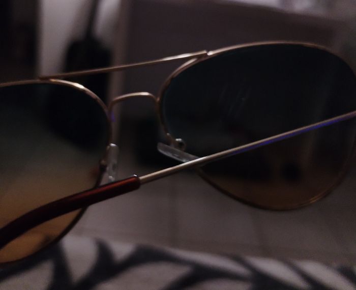 Lunette de soleil en très bon état - photo numéro 7