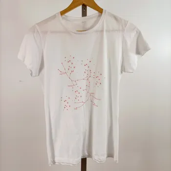 T-shirt blanc motif constellation rouge coupe droite taille M cotonA1375