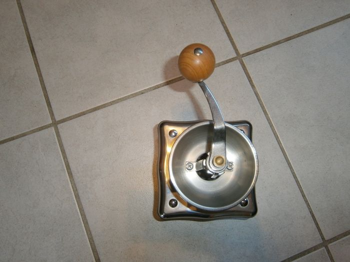 Moulin à café manuel chromé NEUF - photo numéro 3