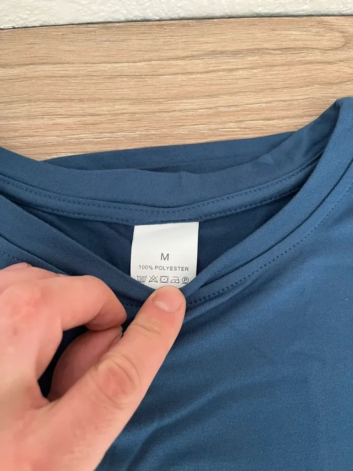 T-shirt bleu imprimé tendance - photo numéro 3