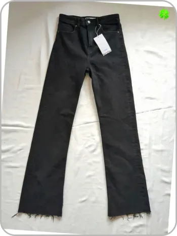 Jeans femme Bershka neuf 36