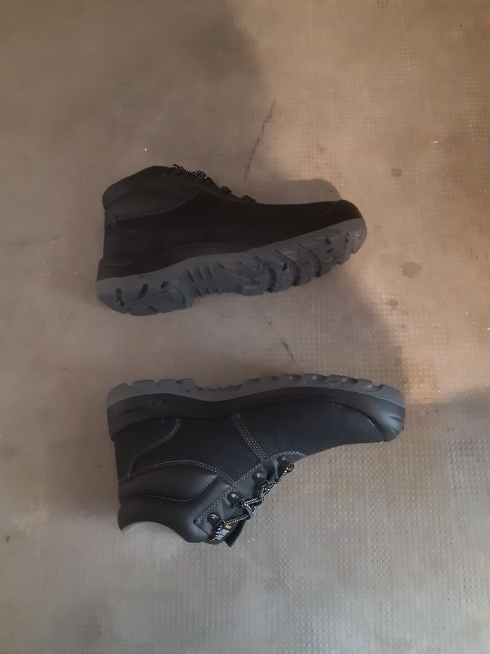 Chaussures de sécurité 46 - photo numéro 2