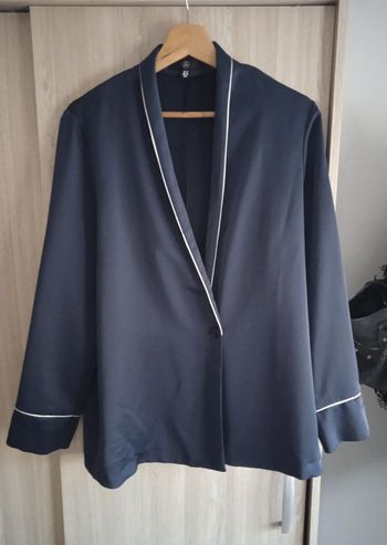 Superbe veste couleur bleu nuit 