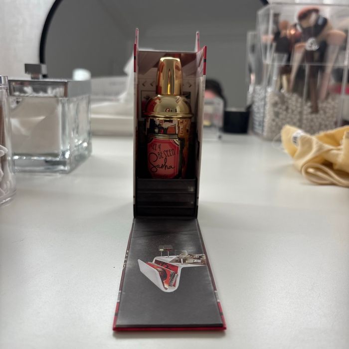 Eau de toilette Benefit neuve