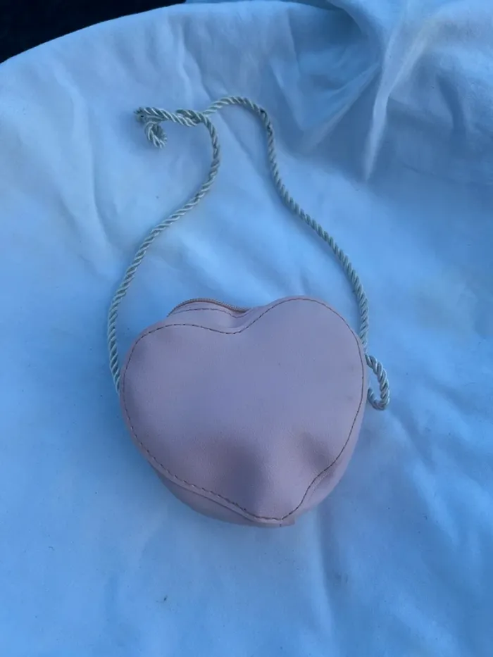 Petit sac en forme de cœur