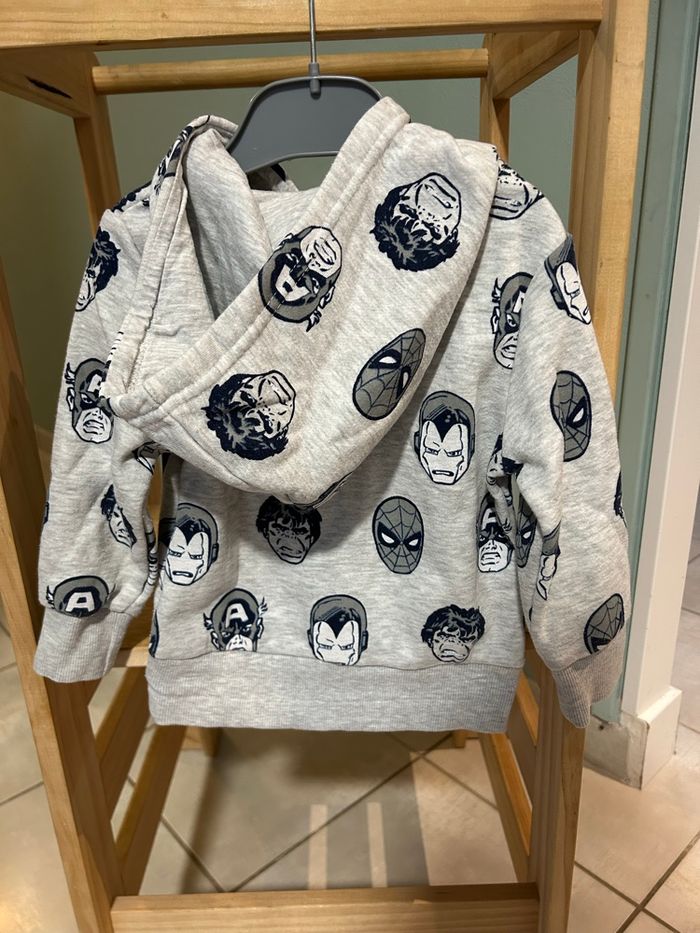 Sweat à capuche Marvel - photo numéro 2