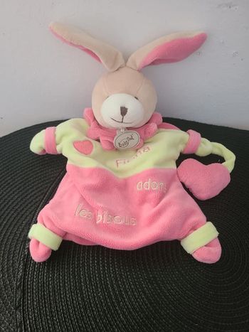 Doudou marionnette lapin BABY NAT' Fiona adore les bisous rose vert