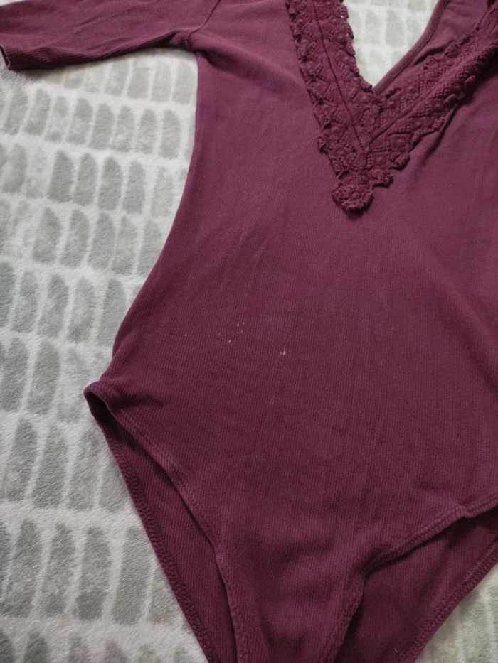 Body manches courtes bordeaux décolleté en V dentelle Jennyfer taille 36 - photo numéro 4