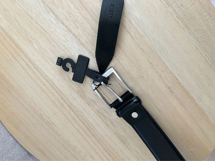 Ceinture en cuir noir taille 115 cm - photo numéro 3