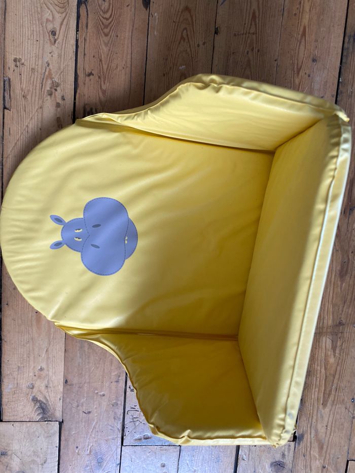 Coussin réducteur en mousse pour chaise haute de bébé - photo numéro 7