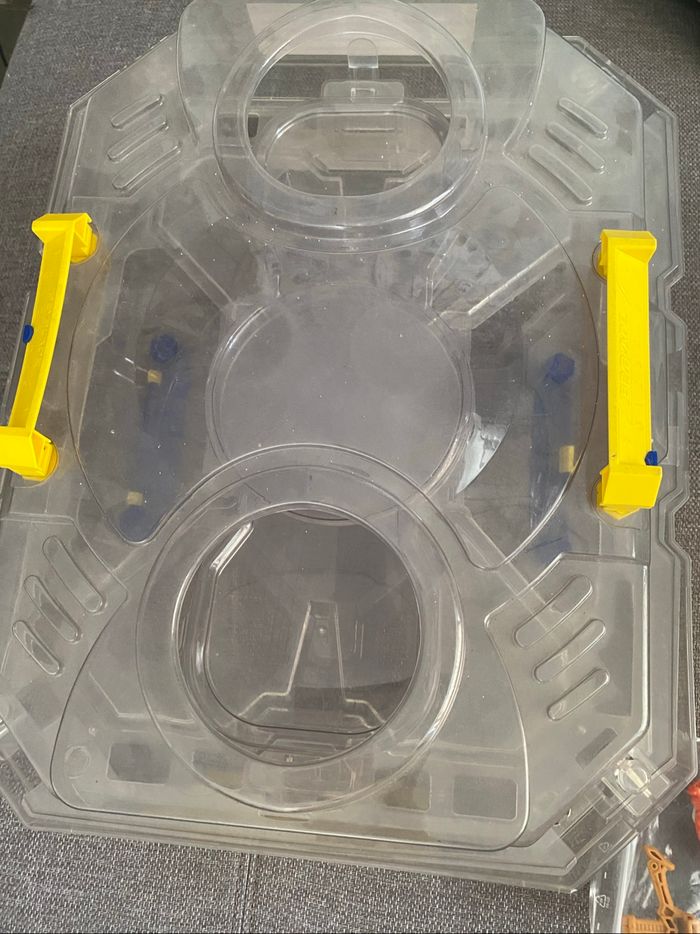 Lot beyblade toupies et arène - photo numéro 3
