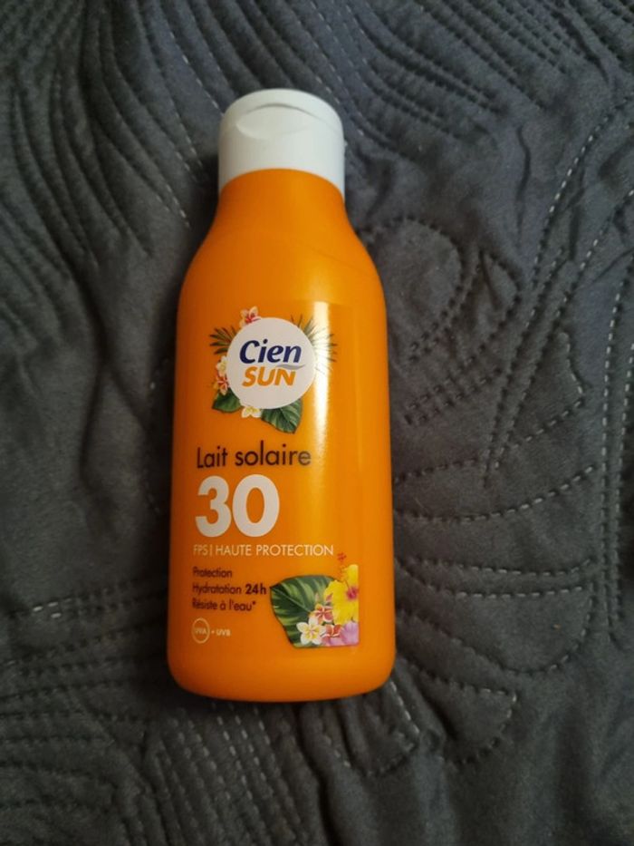 Lait solaire pour adulte neuf
