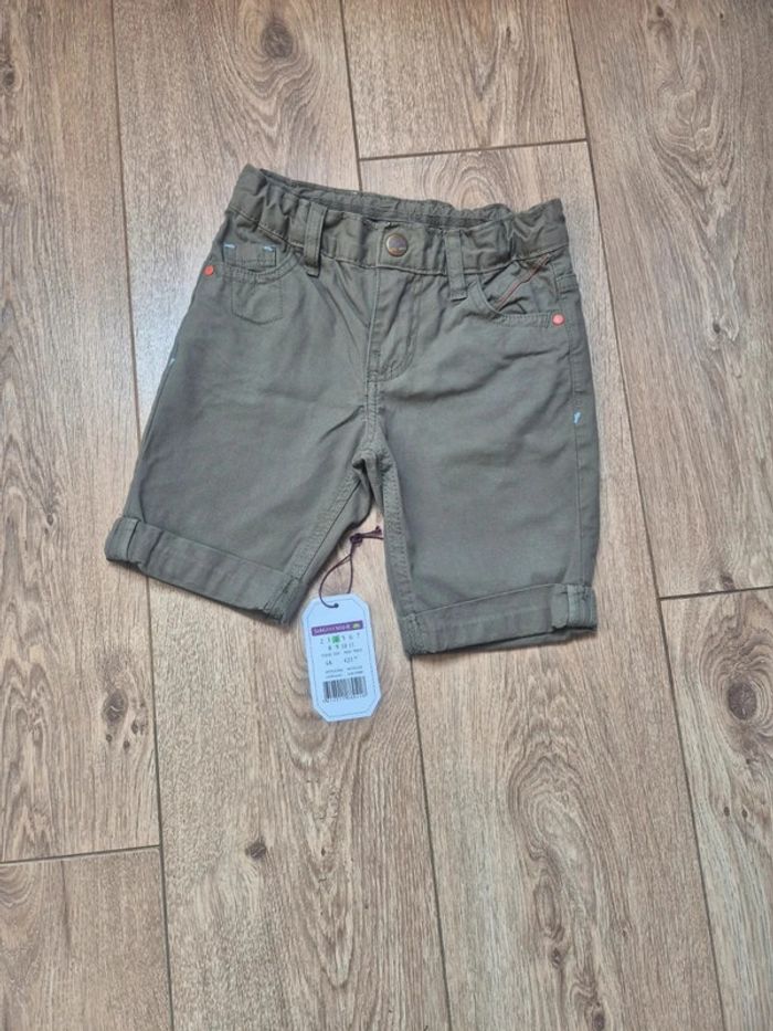 Short sergent major kaki 4 ans état neuf