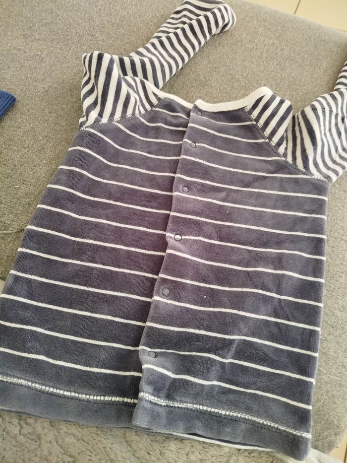 Haut de pyjama. Taille  23 mois. Tape à l'oeil. - photo numéro 3