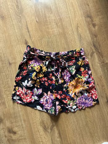 Short à fleur Stradivarius