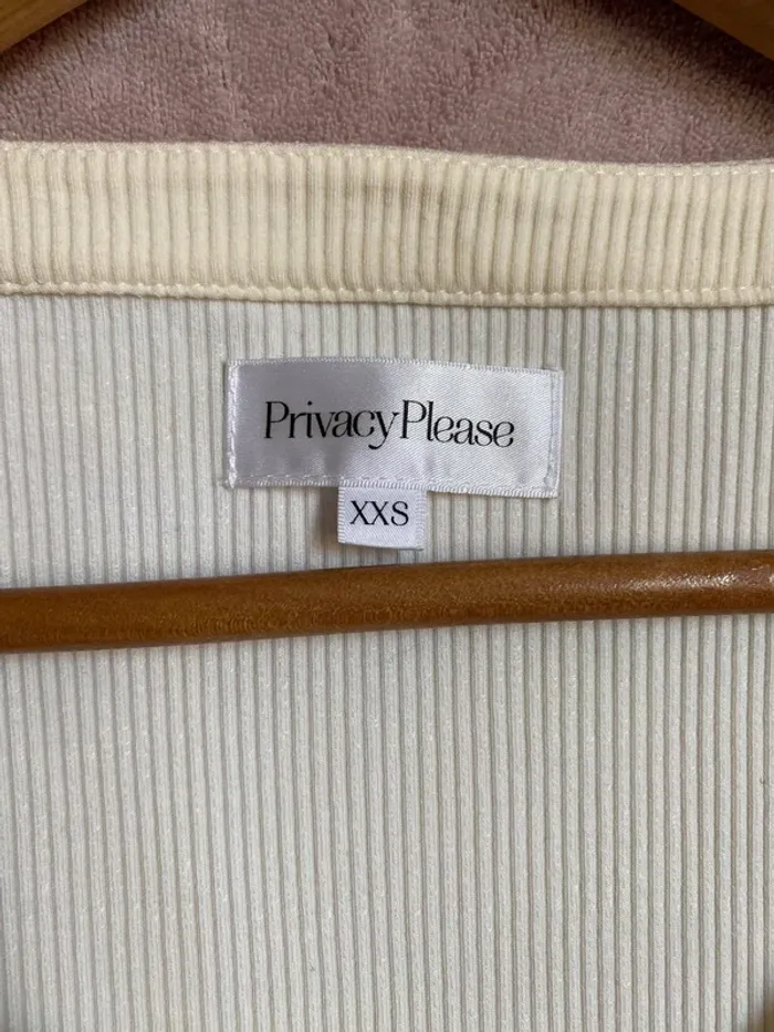 Top T32 Neuf 👚 (Privacy please) - photo numéro 4
