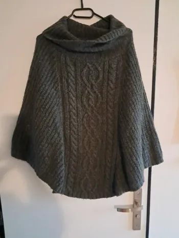 Poncho cape