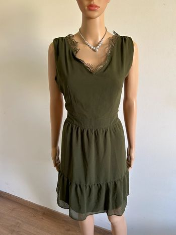 Robe kaki neuve sans manches Naf Naf taille 38