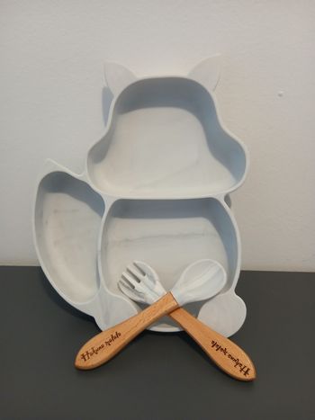 Assiette à compartiments bébé avec couverts