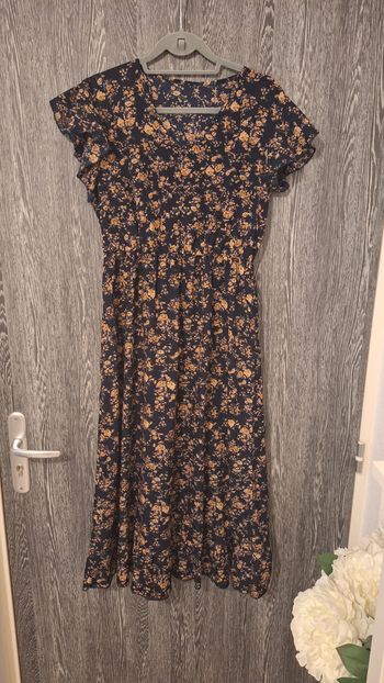 Robe col v trapèze imprimé fleuri beige et rose