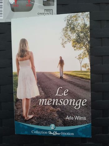 Livre nous deux le mensonge